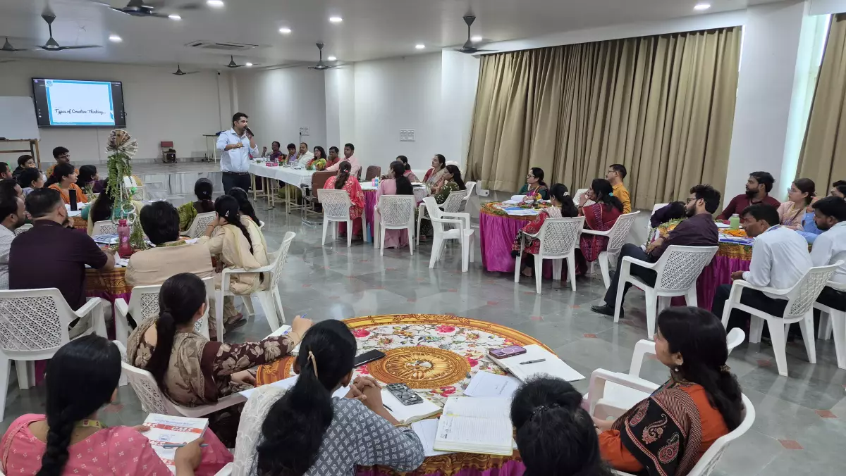 Gurukul Montessori School, Prayagraj Capacity Building Programme by COE